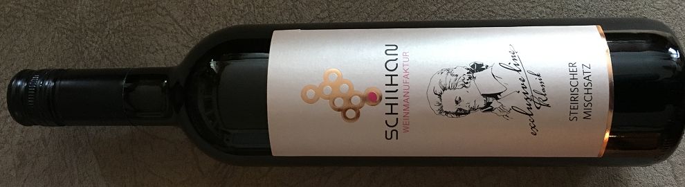 Steirischer Mischsatz - Flasche mit Etikett vom Weingut Schilhan